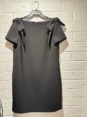 New Carolina Herrera Bow Detail Bateau Neck  Icon Crepe Shift Dress Size 14